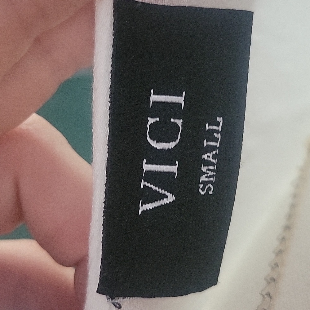 Vici embroidered blouse - Picture 3 of 4